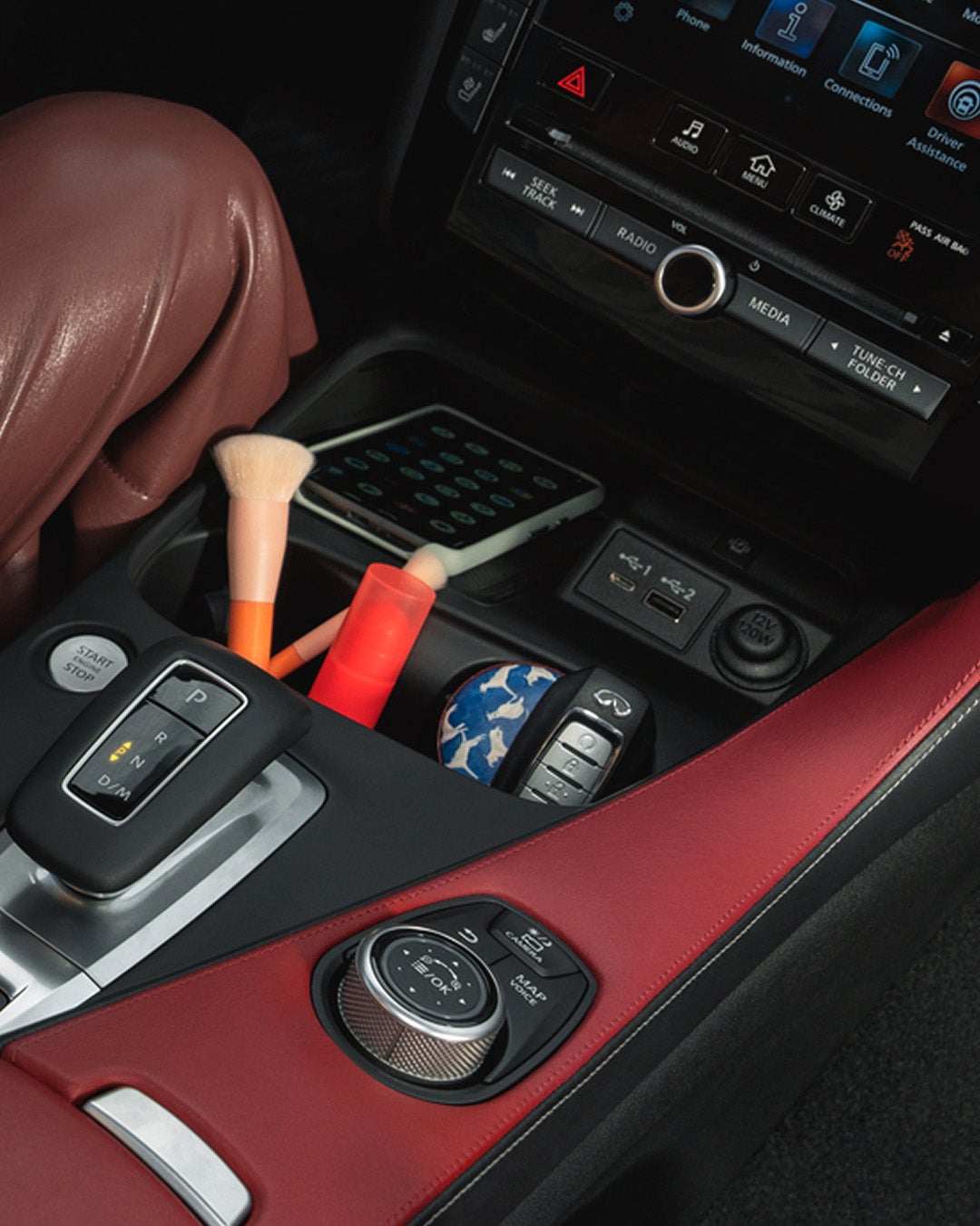 INFINITI QX50 owner using Intelligent Key to remotely start car 